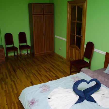 Babylon Apartments Ривне Екстериор снимка