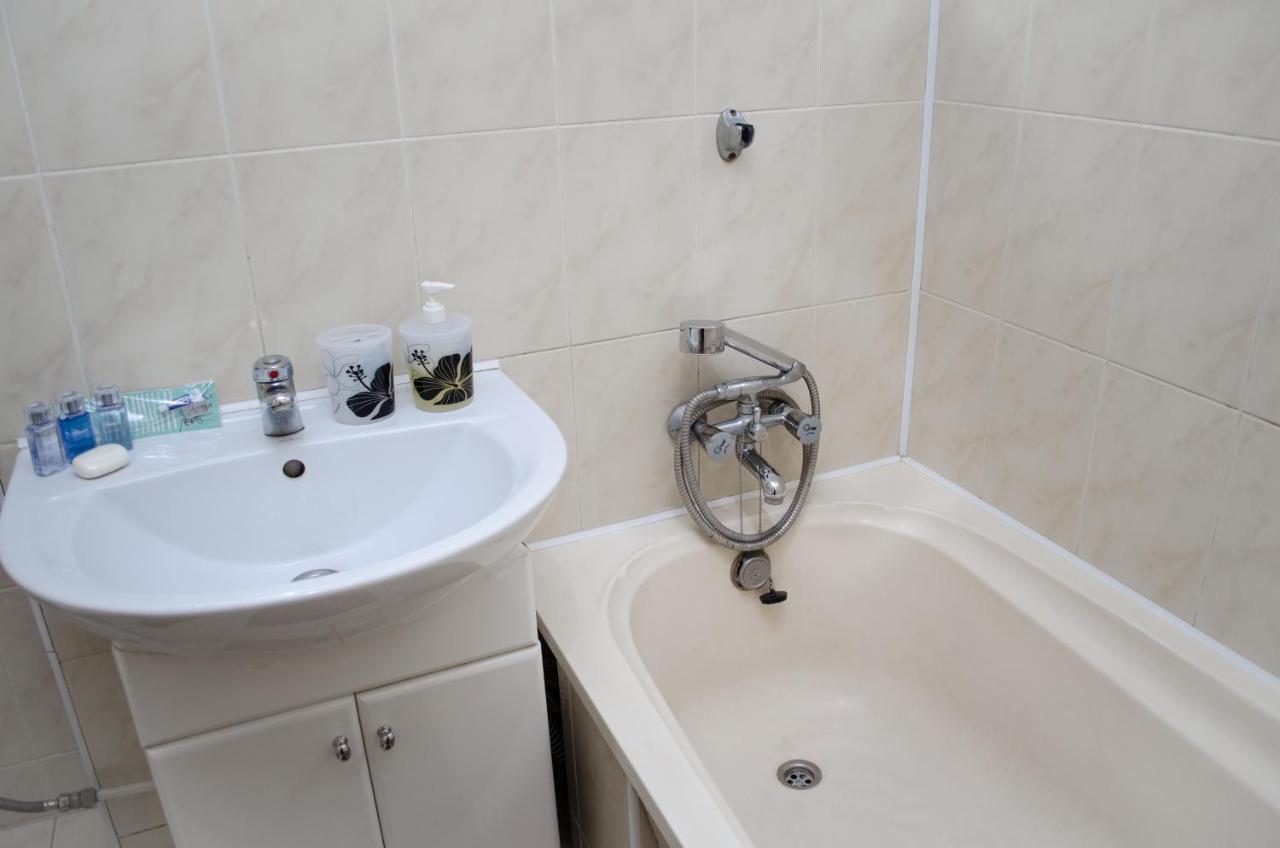 Babylon Apartments Ривне Екстериор снимка